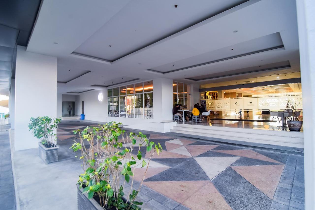 Collection O 15 Taman Melati Merr Surabaya Exterior foto